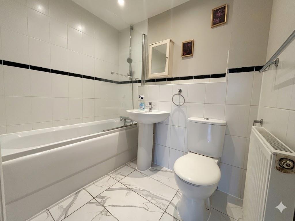 Marchant Close, Mill Hill, NW7, London